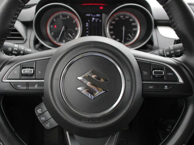 Suzuki Swift 1.0 Stijl Smart Hybrid | Navi | Cruise | Clima | Lm-Velgen