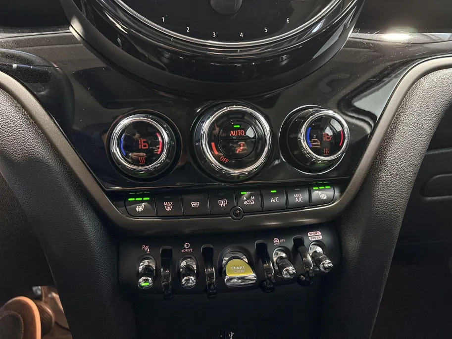 MINI Countryman Cooper SE ALL4 Essence