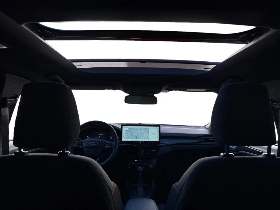 Ford Focus Wagon 1.0 EcoBoost Hybrid ST Line Style | Navigatie | Panorama Dak | Stoel/Stuur/Voorruitverwarming | Apple Carplay / Android Auto | Panorama Dak | Adaptieve Cruise Control | Lichtmetalen Velgen |