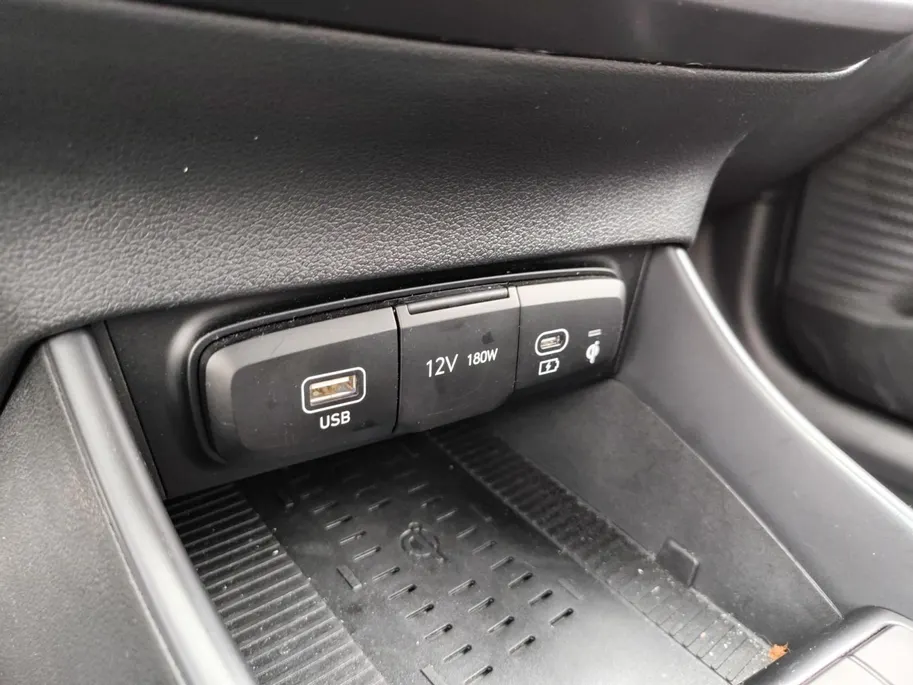 Hyundai Bayon 1.0 T-GDI Comfort | Als nieuw! | Automaat | Carplay! | Incl. 12 maanden garantie, APK, Onderhoudsbeurt etc. Premiumpakket gratis! |