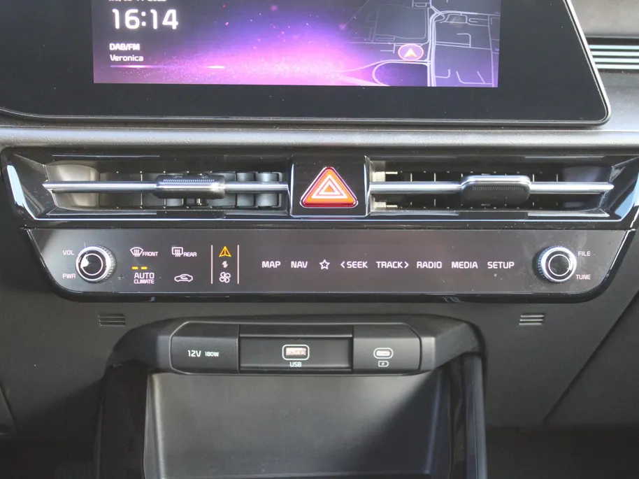 Kia Niro 1.6 GDi Hybrid DynamicLine | Camera | Cruise adapt. | Clima | 16' LM | Navi | Keyless | Apple Carplay/Android Auto |