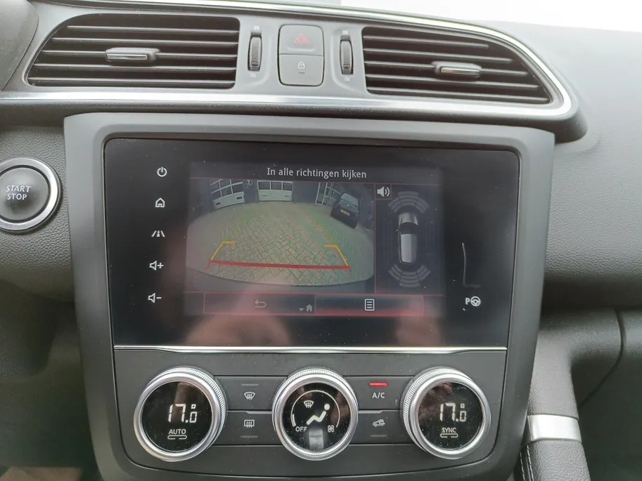 Renault Kadjar 1.3 TCe 140 PK Zen Automaat | Wegklapbare trekhaak | Navigatie | Parkeercamera | Actieprijs van € 18.950 naar € 17.950!