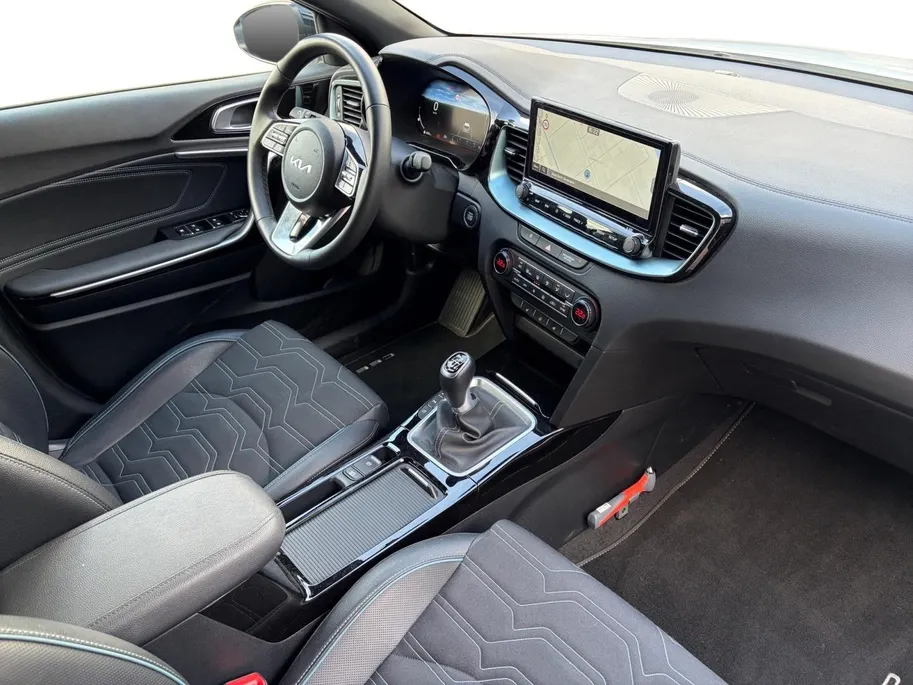 Kia Ceed Sportswagon 1.0 T-GDi Design Edition | NAVI | *JBL SOUND | APPLE CARPLAY / ANDROID AUTO | CAMERA | NAVI | JBL SOUND | LAGE KM-STAND | STUUR/ STOELVERWARM. | FABRIEKSGARANTIE T/M 2035 |