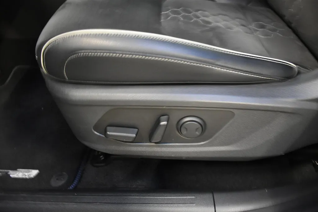 Kia Sportage 1.6 T-GDi 230pk Hybrid AT6 GT-Line. Weinig km!