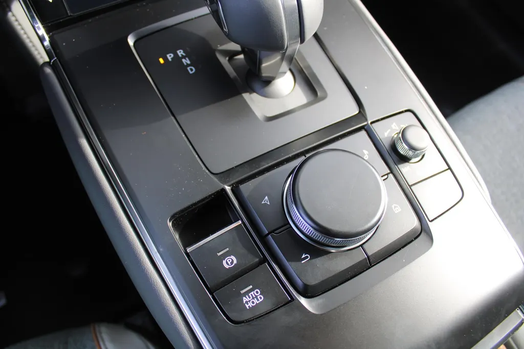 Mazda MX-30 e-SkyActiv EV 145PK Advantage Modern 36 kWh | Stoelverwarming | HUD | Dodehoek detectie | Elek. stoelverstelling | LED | 18' LM | Camera |