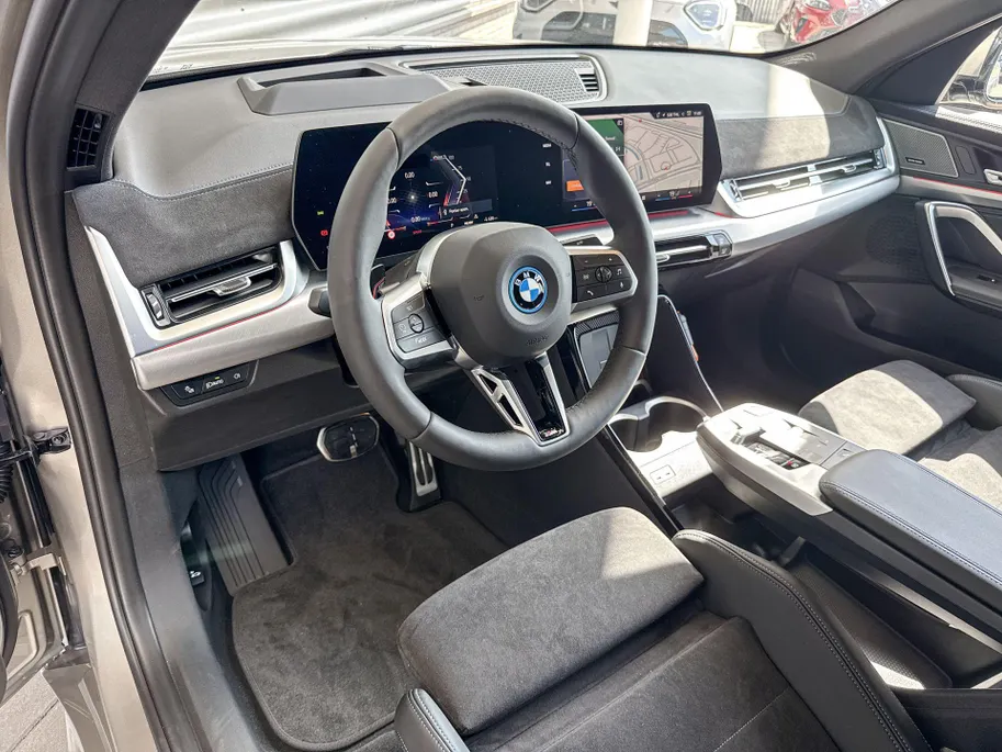 BMW iX2 eDrive20 67 kWh M Sport Edition