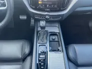 Volvo XC60 2.0 T5 R-Design | TREKHAAK | PANO | EERSTE EIGENAAR | NL-AUTO | DEALER ONDERHOUDEN |