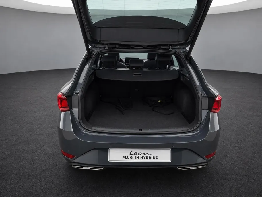 SEAT Leon Sportstourer FR Business 1.5 eHybrid 150 kW / 204 PK Station | Technology Pack | 18'' Lichtmetalen velgen | 5000,- Herwaardering!!