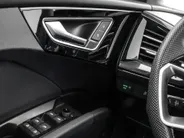 Audi Q4 Sportback e-tron 40 S edition 204 PK 77 kWh · SOH 96,3% · Panoramadak · Camera · Apple/Android Car Play · Navigatie · Head-Up Display ·