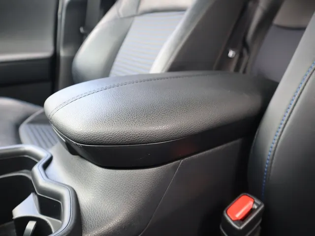 Toyota RAV4 2.5 Hybrid AWD Bi-Tone