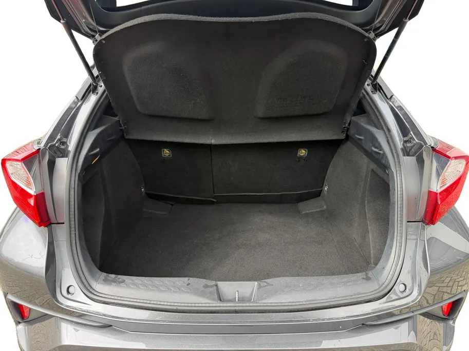 Toyota C-HR 1.8 Hybrid Bi-Tone LM VELGEN | LEDER BEKLEDING | STOELVERWARMING | CLIMA | NAVI