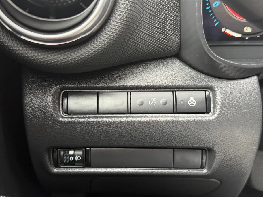 Nissan Juke 1.6 Hybrid N-Connecta | Nieuwe auto| Licht metalen velgen| Automaat| Navigatie| Camera| Parkeersensoren voor en achter| Stuur verwarming| Stoel verwarming| Vooruit verwarming|