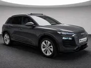 Audi Q6 e-tron Advanced quattro 100 kWh 388PK · Panoramadak · Leder · Trekhaak · 360°Camera · Garantie t/m 25-10-2030 of 100000km.