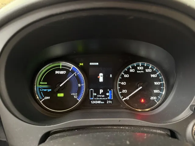 Mitsubishi Outlander 2.4 PHEV Pure+