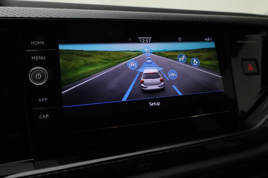 Volkswagen Polo 1.0 TSI 95pk Life Edition · Camera · Apple/Android Car Play · P-Sensoren · 15'' Inch · MEGA Sale ·