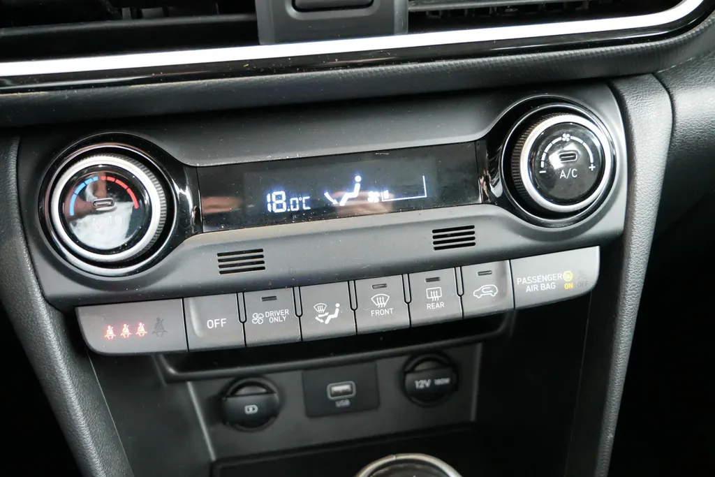 Hyundai Kona 1.6 GDI HEV Fashion | Parkeersensoren achter | Dodehoek sensoren | LM wielen | Climate controle | Adaptive cruise controle | Intelligente sleutel | Navigatie | Bluetooth | Zeer nette auto |