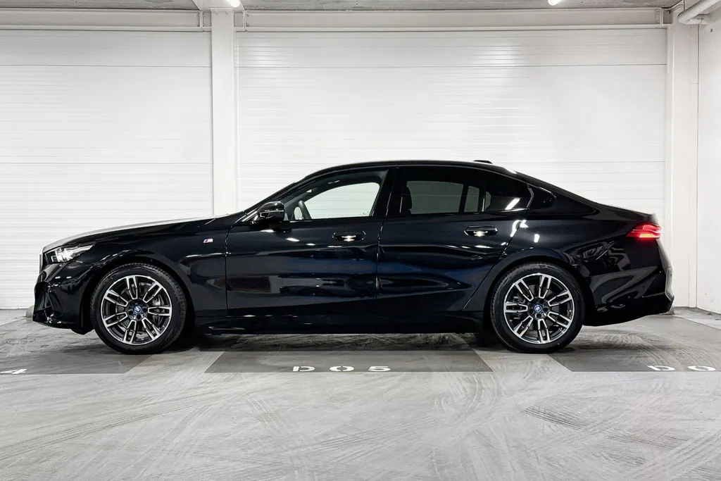 BMW i5 Sedan eDrive40