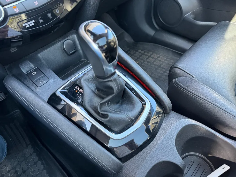 Nissan QASHQAI 1.3 DIG-T Tekna | Extra set winterbanden | Rondom camera | Stoel verwarming | Climate | Pano | Telefoon |