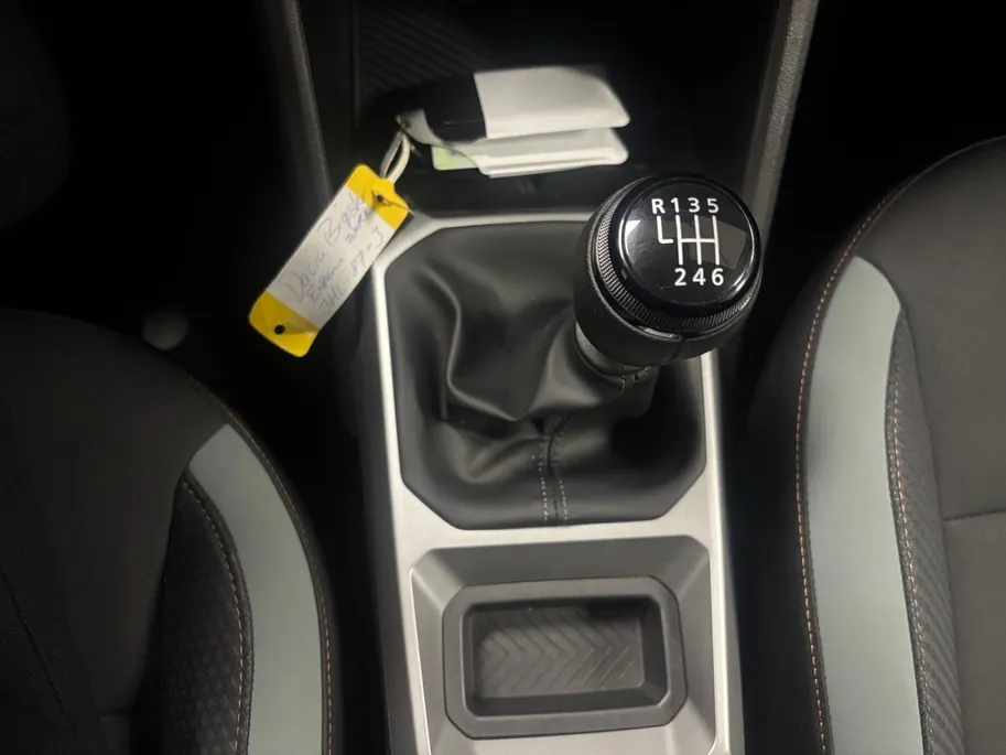 Dacia Bigster 1.2 Mild Hybrid 140 Extreme NAVI AIRCO CAMERA SCHUIFKANTELDAK CRUISE CONTROLE TREKHAAK ZWARTE VELGEN PAS 6000KM ONRGINEEL NEDERLANDS