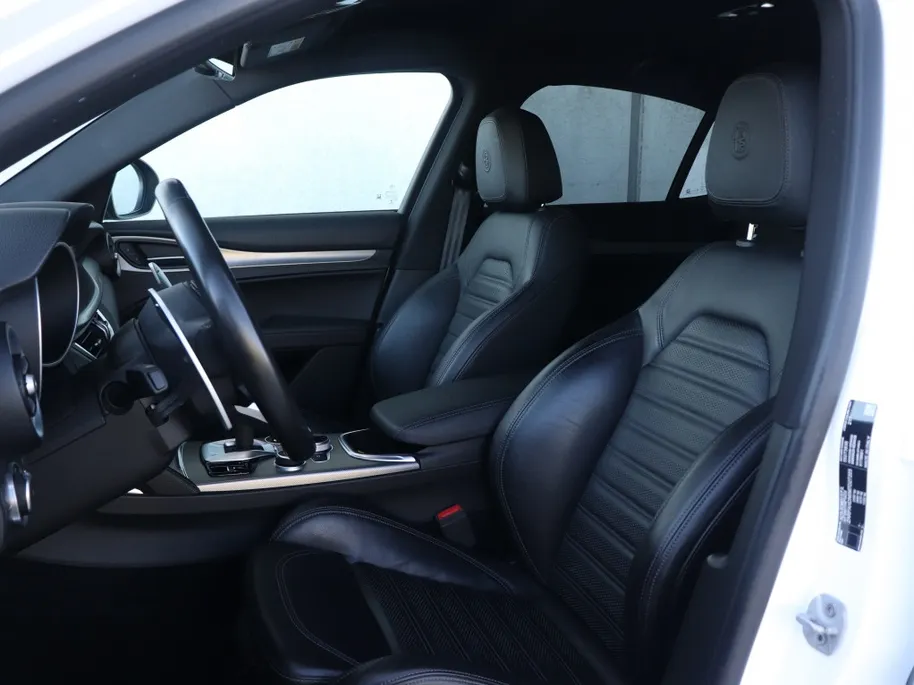 Alfa Romeo Stelvio 2.0 Turbo 280 PK AWD Veloce | Navi | Carplay | Driver | 20'