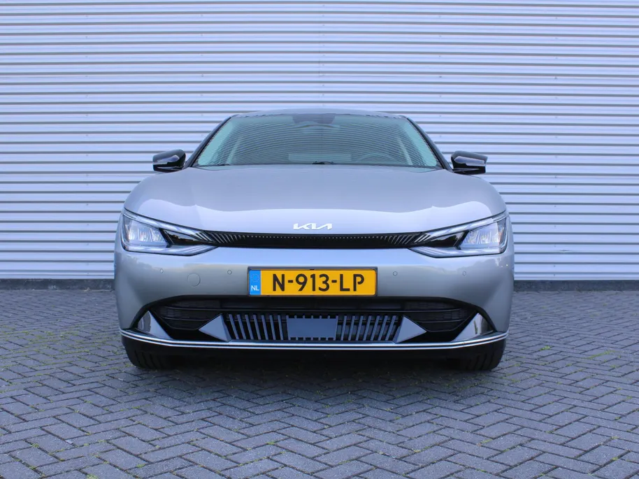 Kia EV6 Plus 77.4 kWh | Stuur-/stoelverwarming + ventilatie | Elektr. stoelverstelling + achterklep | Warmtepomp | 19" LM | Camera | LED |