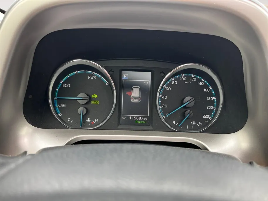 Toyota RAV4 2.5 Hybrid AWD Executive Business | Elektrische achterklep | Schuifdak | Lederen interieur | Trekhaak | 1.650 kg trekgewicht |
