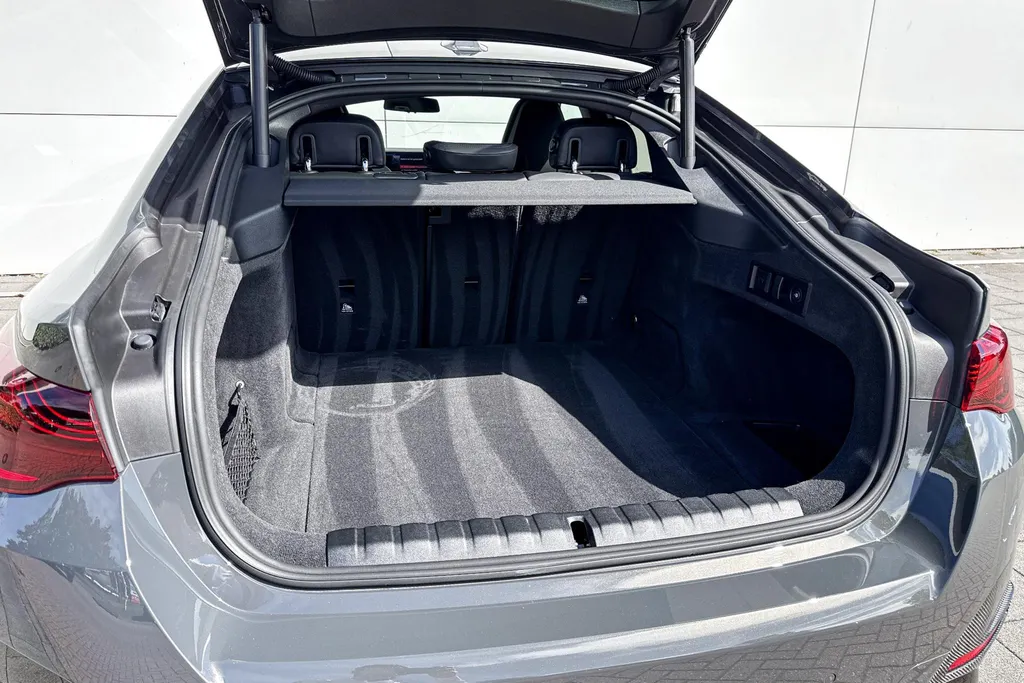 BMW i4 M60 84 kWh