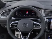 Volkswagen Tiguan 1.4 TSI eHybrid R-Line Business+ · Panoramadak · Trekhaak · 360°Camera · Apple/Android Car Play