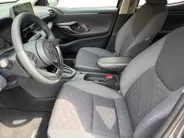 Toyota Yaris 1.5 Hybrid 115 Comfort Apple Carplay/Android Auto , cruise control adaptief en stuurhulp , climate , lm velgen , tel , usb , camera .