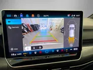 Volkswagen Golf 1.5 eHybrid 272pk DSG GTE · Panoramadak · Camera · Inklap. Trekhaak · Leder Vienna · Head-Up Display · Stuur-& Stoelverwarming + verkoeling · Garantie t/m 15-06-2030 of 100.000km