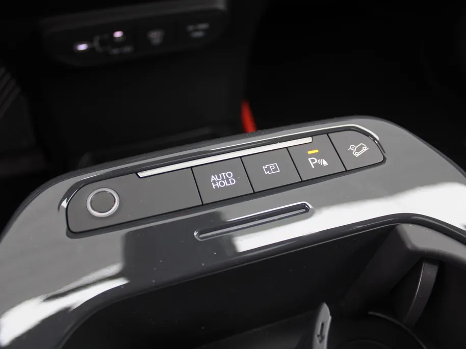 Kia EV5 GT-PlusLine 81.4 kWh | Schuifdak | Stuur-/stoelverwarming + ventilatie | Warmtepomp | 360 Camera | Elek. stoelverst. | Leer | HUD | LED | 19" LM |