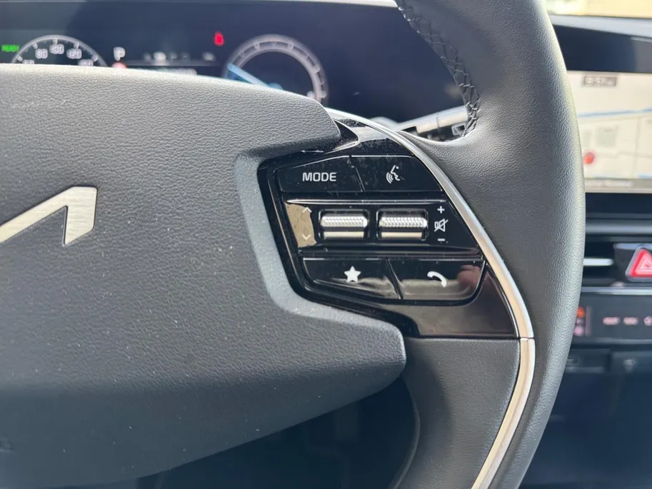 Kia Niro EV DynamicLine 64.8 kWh | Navigatie | LM-Velgen | Climate control | adaptieve cruise control | Keyless | Trekhaak | SOH 100% |