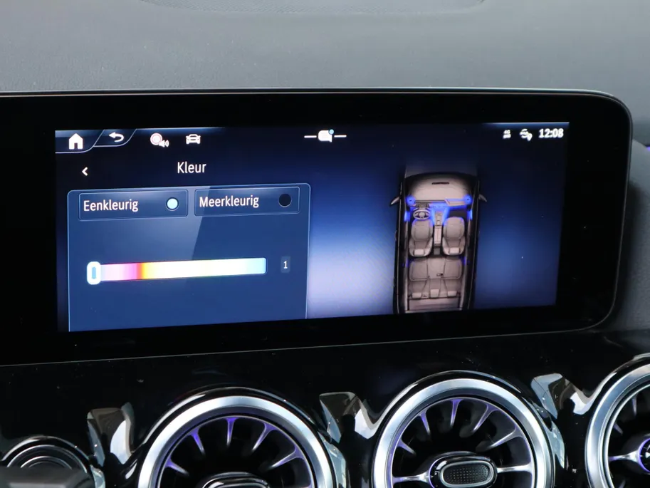 Mercedes-Benz B-Klasse 180 AMG Line l Keyless l Achteruitrij camera l Stoelverwarming l Memory
