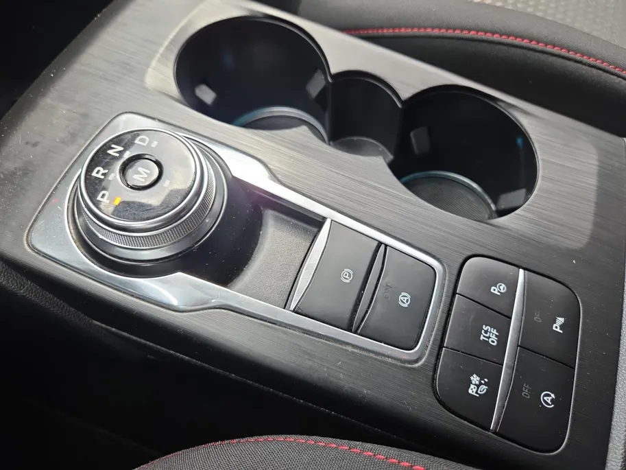 Ford Focus 1.0 EcoBoost ST-Line X Business | Automaat | Carplay | camera | Zeer nette auto | Full LED | Trekhaak | Technology Pack | Winter Pack | 12 Maanden Bovag Garantie |