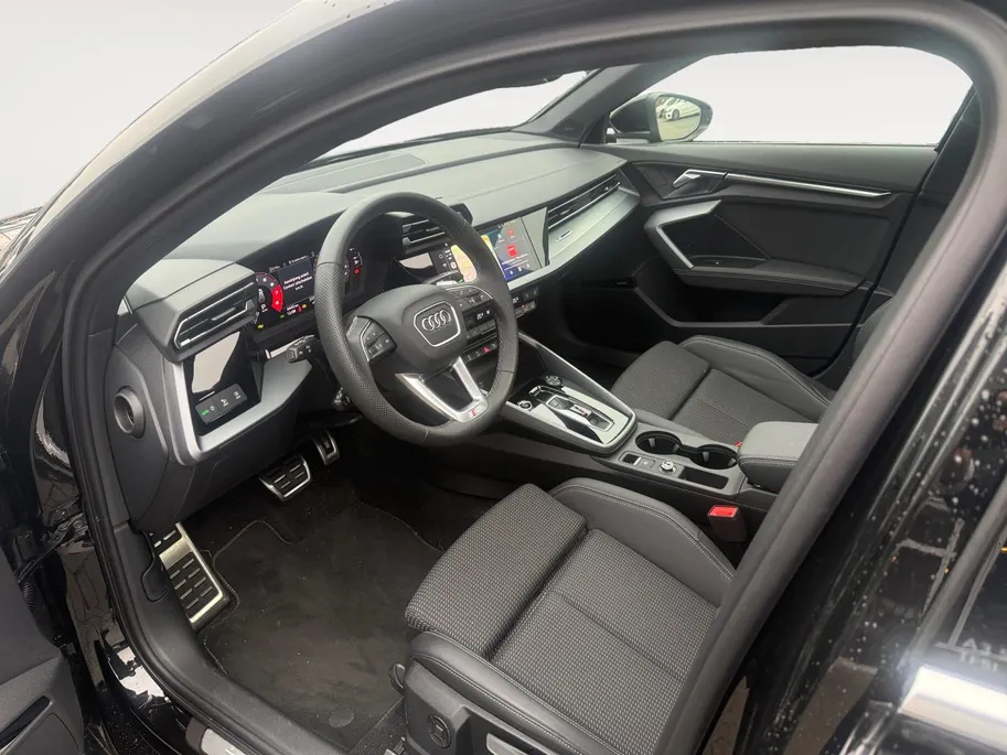 Audi A3 Sportback 35 TFSI S edition | 3X S Line | Schuif-Kantel Dak | Sportstoelen | SONOS | Camera | Stoelverwarming | Apple Carplay | Adaptief Cruise Control | Climate Control