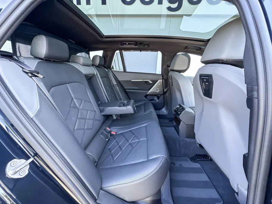 BMW i5 Touring eDrive40