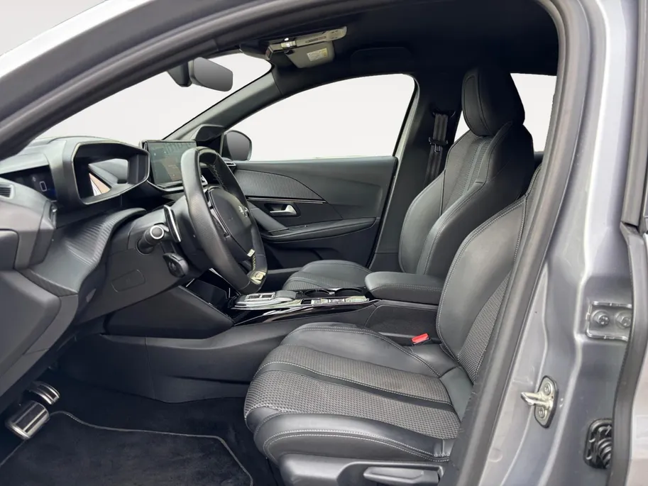 Peugeot 208 1.2 PureTech GT | Trekhaak | NL-AUTO | Automaat |