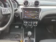Suzuki Swift 1.0 Stijl Automaat | Navi | Camera | Cruise & climate control | Stoelverwarming | Two-tone Metallic lak | Apple Carplay/Android Auto | Bovag garantie | NAP