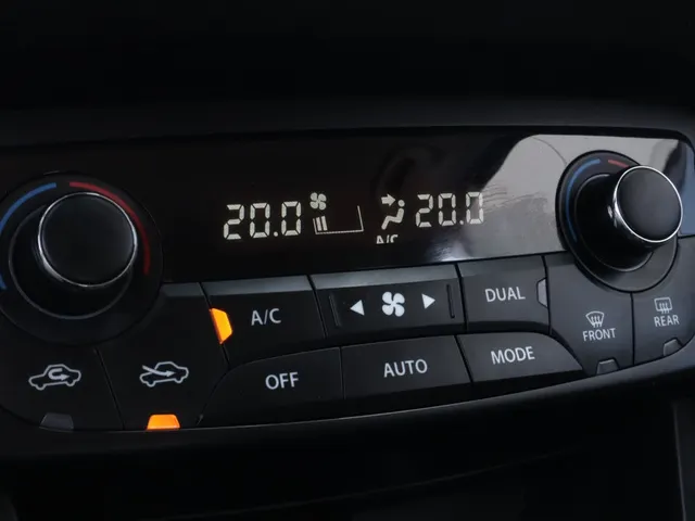 Suzuki S-Cross 1.4 BoosterJet Hybrid Select | Carplay | Trekhaak | All Seasons VERKOCHT