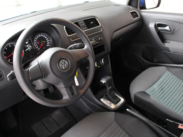 Volkswagen Polo 1.4-16V Comfortline Automaat Airco | Cruise Control | Centrale vergrendeling | Goed onderhouden