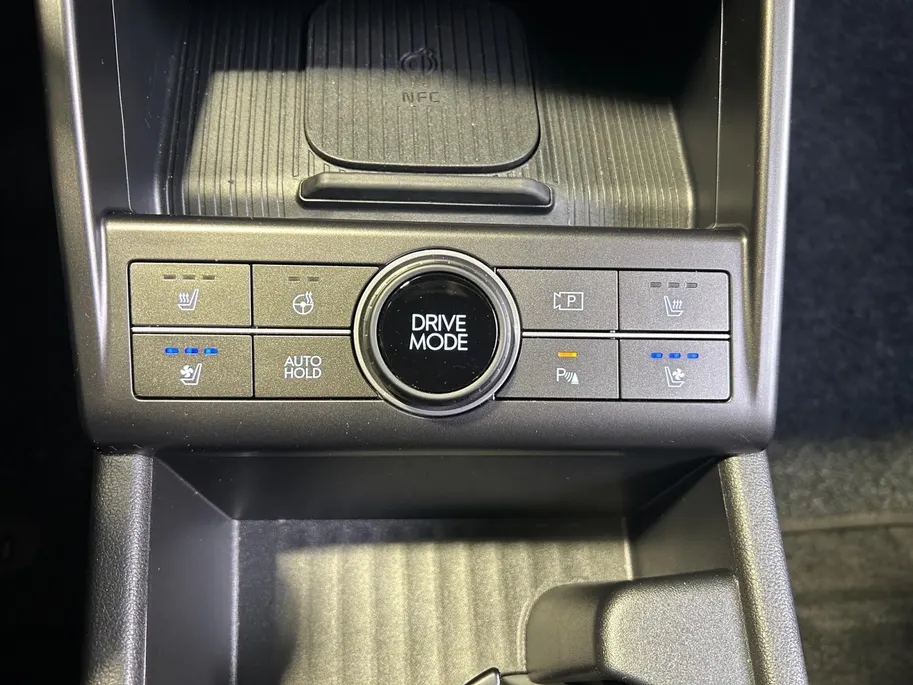 Hyundai Kona 1.6 GDI HEV Premium | Trekhaak Afn 13polig| Apple Carplay / Android Auto | Navigatiesysteem | Elektrisch Verstelbare Voorstoelen | Bestuurdersstoel + Geheugen | Parkeersensoren Voor + Achter | Camera Voor + Achter | Stoelverwarming + Stoelkoeling | Stuurv