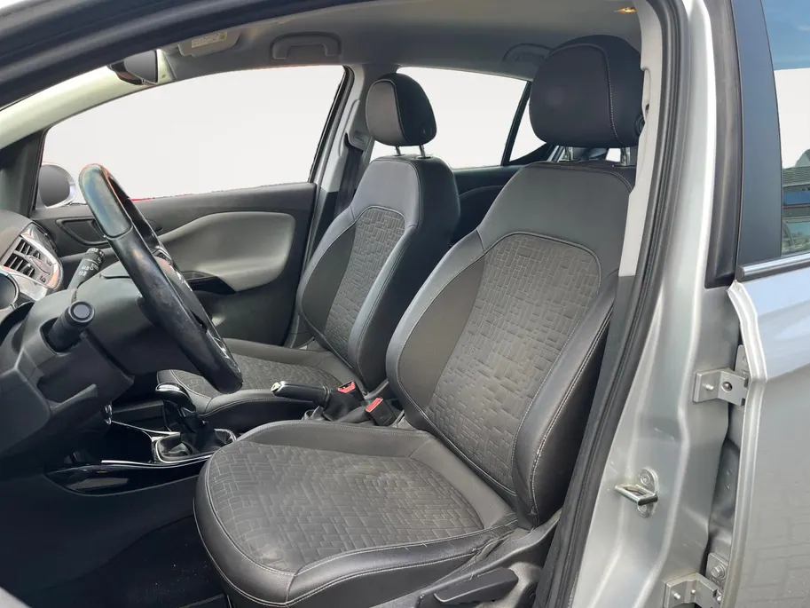 Opel Corsa 1.4 Cosmo Automaat | Verwamd stuur | Stoel verwarming