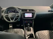 Volkswagen Tiguan 1.4TSIeHybrid 180kW/245PK R-Line Black Style · Dodehoeksensoren ·  Navigatie · Parkeersensoren · Apple/Android Car Play ·