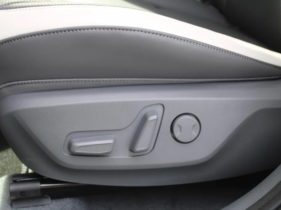 Kia EV2 GT-Line 61 kWh | Stuur-/stoelverwarming + ventilatie | 360 Camera | Schuifdak | Geheugenstoel | 19' LM | Dodehoek detectie | Telefoonlader |