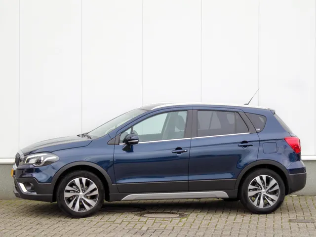 Suzuki S-Cross 1.4 Boosterjet Style Smart Hybrid | Navi | Cruise | Schuifdak | Camera | Lm-Velgen | Trekhaak