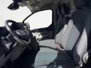 Ford Transit Custom 300 2.0 TDCI L2H1 Sport | Automaat | Adapt. Cruise control | BLIS | Winter pack | Elektr. bestuurdersstoel | Parkeersensoren voor en achter | Achteruitrijcamera | Navigatie | Apple carplay & Android auto | 18' lichtmetalen velgen | Bovag garantie |