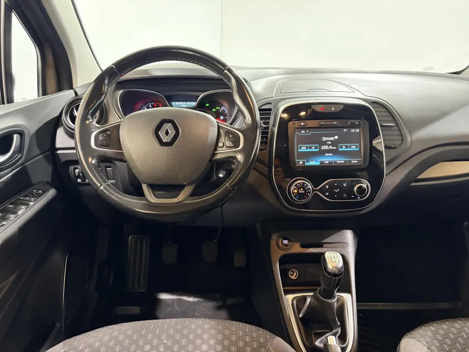 Renault Captur 90PK TCe Intens | All Season Banden | Armsteun | Navi | Camera | Parkeersensoren | Climate Control | Bluetooth | Lichtmetalen Velgen | Licht & Regen Sensor |