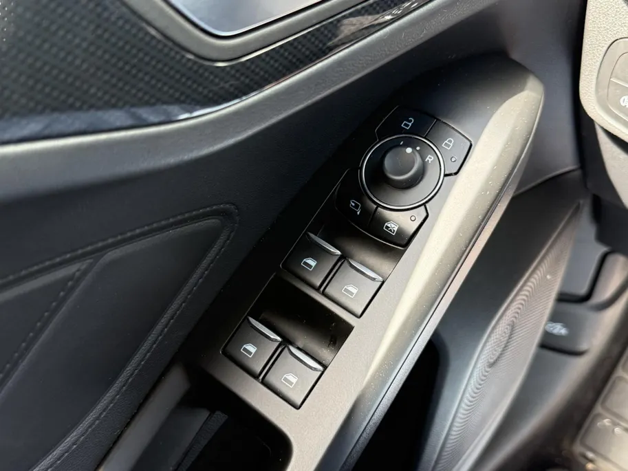 Ford Focus Wagon 1.0 EcoBoost Hybrid ST Line