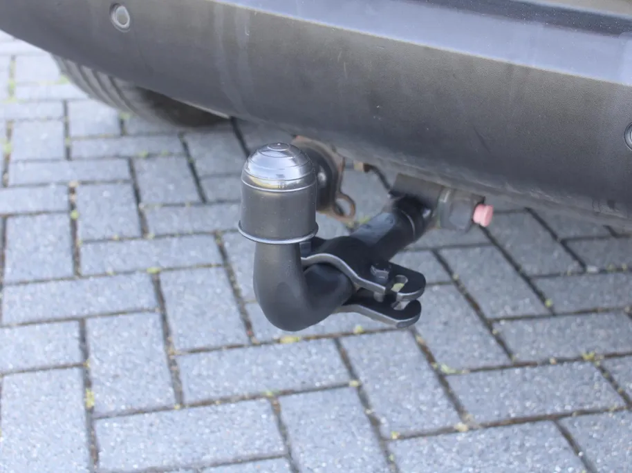 Kia Sportage 2.0 X-ecutive Plus Pack | Trekhaak | 17' LM | Parkeersensor achter | Half leer/stof | Navi Pioneer incl. Apple CarPlay/Android Auto | Cruise | Clima | Automaat |