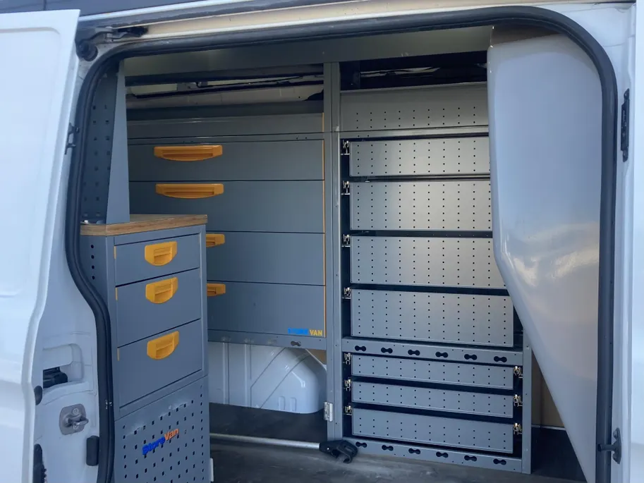 Ford Transit Custom 300 2.0 TDCI L1H2 Trend 130pk Automaat Store Van laadruimteinrichting - Speciale dak Imperiaal - 2x Schuifdeur - Trekhaak -Comfort Laadschot